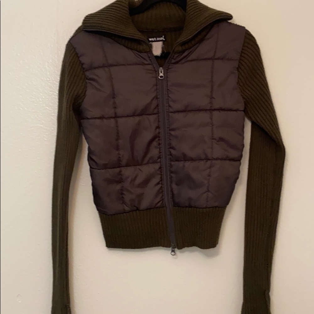 Wet seal jacket